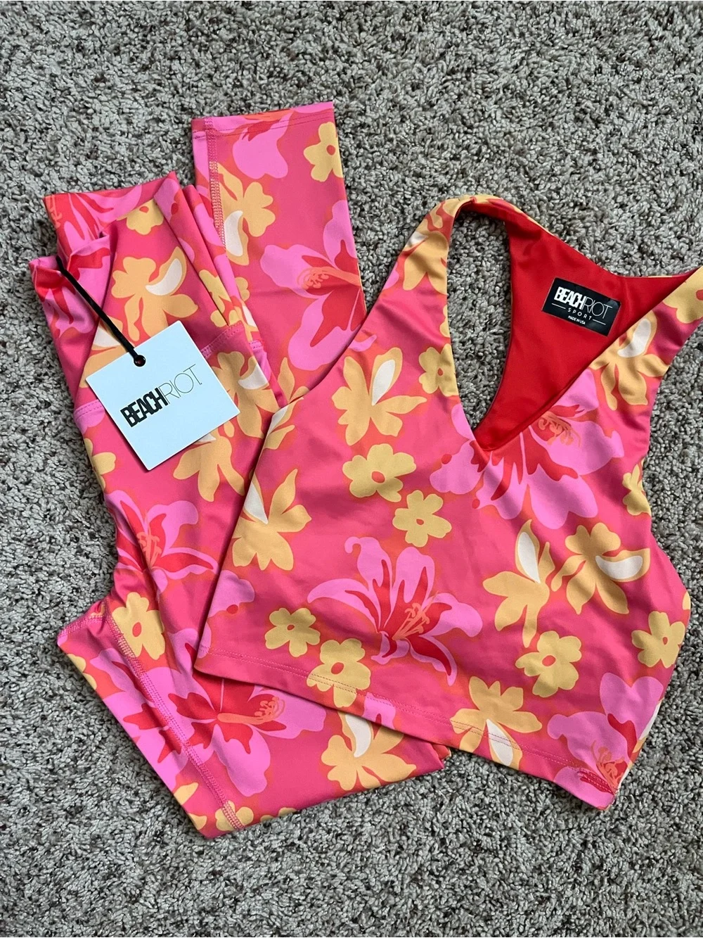 Beach Riot neck crop